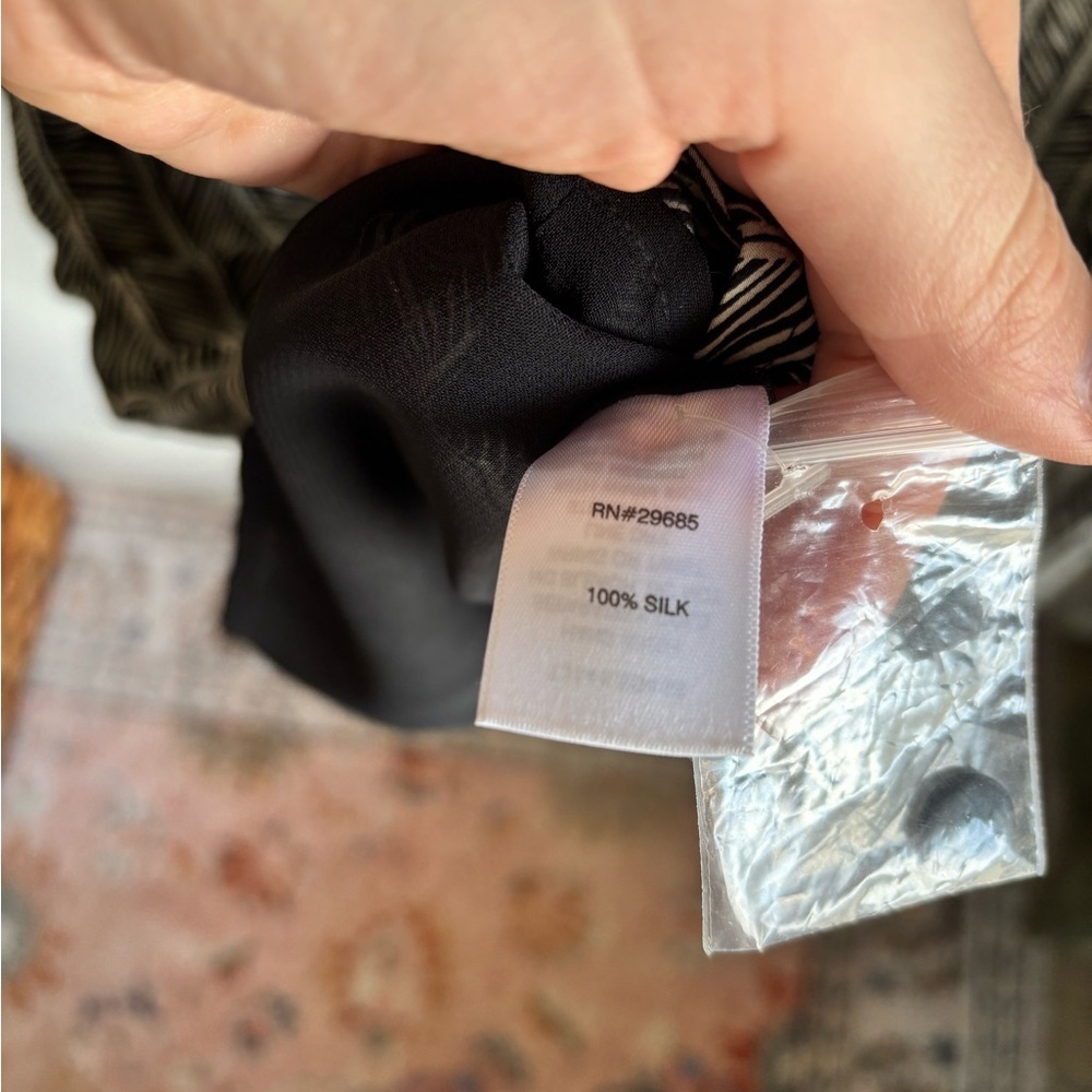 Pendleton Black and White Patterned Midi dress in… - image 8